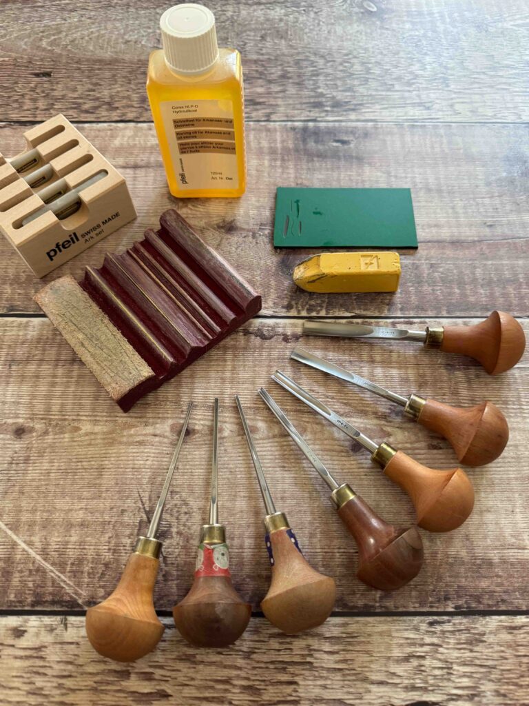 The tools used for carving lino blocks for linocut printing